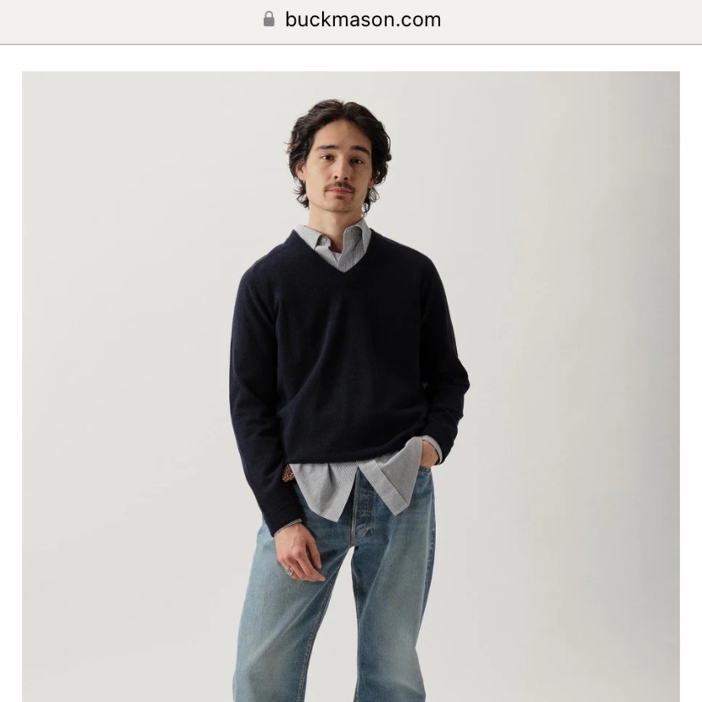 NWT Buck Mason California Cashmere V-neck sweater in navy